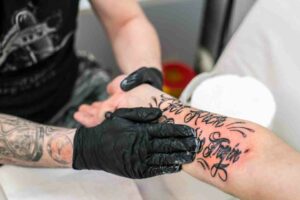 Read more about the article What does a Comprehensive Tattoo Healing Process Look Like in 2023?