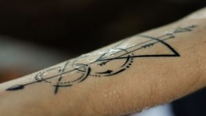 Read more about the article What is Wet Healing a Tattoo? [Myths Between Wet Healing VS Dry Healing]